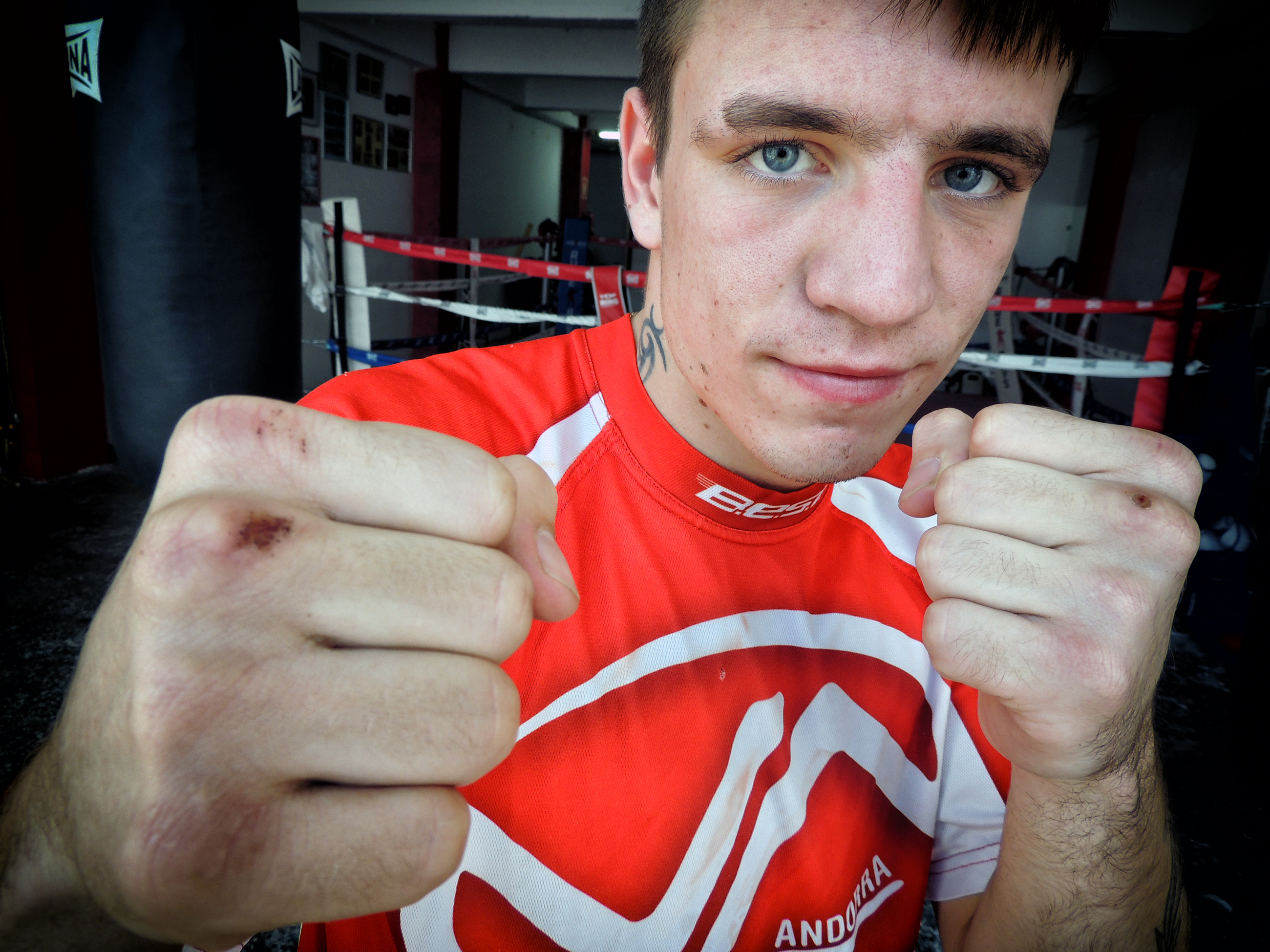 Kerman Lejarraga, joven boxeador profesional de Morga (Bizkaia), retorna a entrenamientos tras lesión