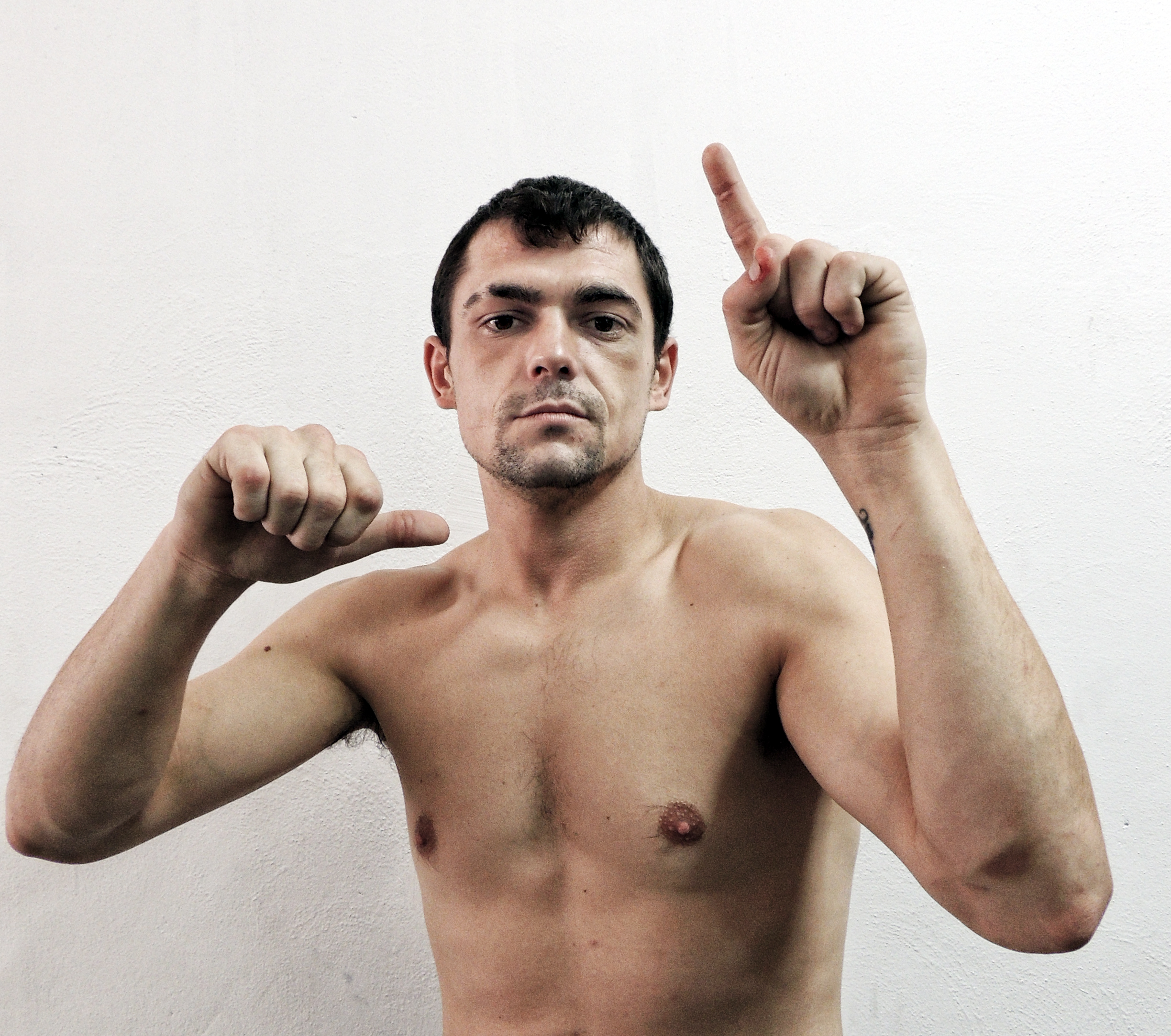 El boxeador bilbaíno Andoni Gago, a pesar del respeto que le merece el tinerfeño King Daluz, confía plenamente en su posibilidades de cara al combate del próximo viernes en Madrid.