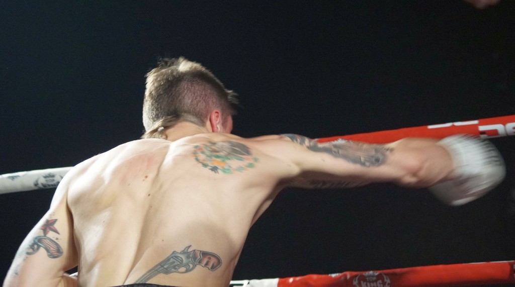 El boxeador profesional, Kerman Lejarraga, durante su combate en Gernika,Bizkaia