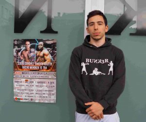 Jon Núñez, a la puerta del club en el que entrena, Bunk3r, en Romo (Getxo, Bizkaia).