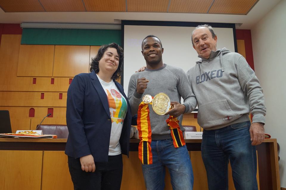 Boxeo profesional: presentación del campeonato de España entre Natxo Mendoza y Fran Suárez para el 27 de enero en Vitoria Gasteiz